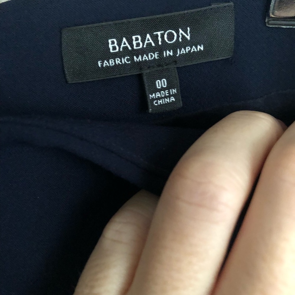 Navy blue Babaton skirt. - Picture 5 of 6